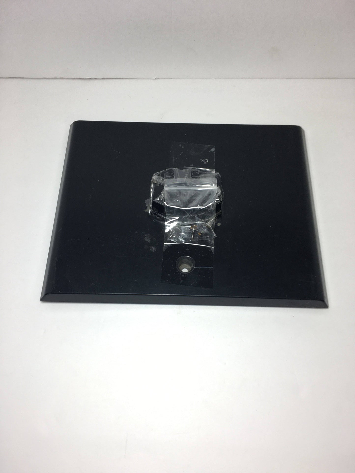 Emerson LC220EM2 TV Stand / Base