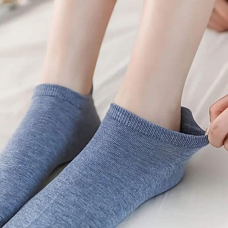 10-Pairs: Women's Cute Embroidered Soft & Lightweight Low Cut Ankle Socks