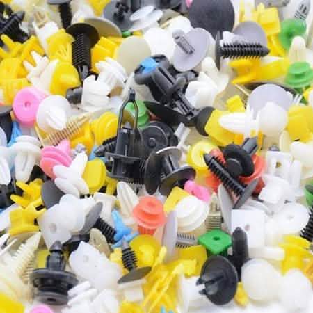 100-Piece: Universal Plastic Car Clips