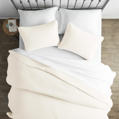3-Piece Set: Herring Quilted Coverlet