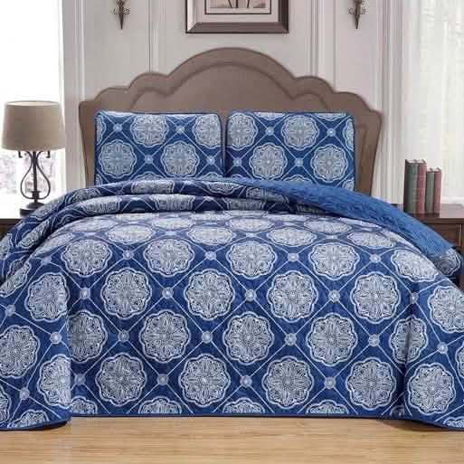 3-Piece Set: Medallion Reversible Oversized Bedspread Coverlet Quilt Bed Cover