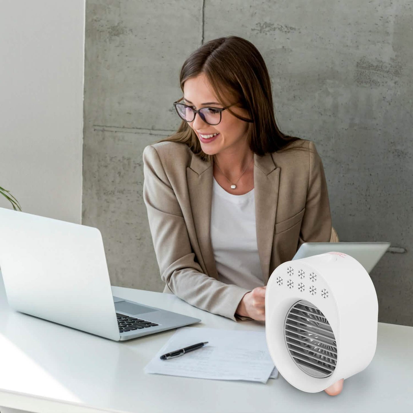 4-in-1 Portable Mini Desktop Water Mist Cooling Air Conditioner