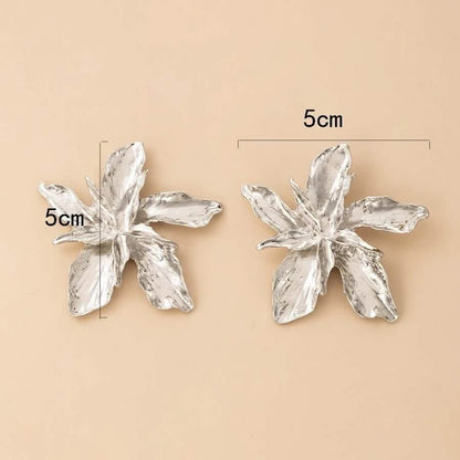 4-Pairs: Women's Textured Metal Flower Design Stud Earrings