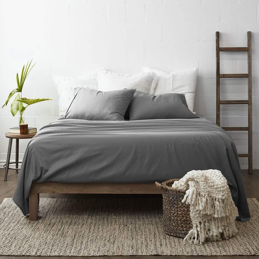 4-Piece: Checkered Embossed Sheet Set