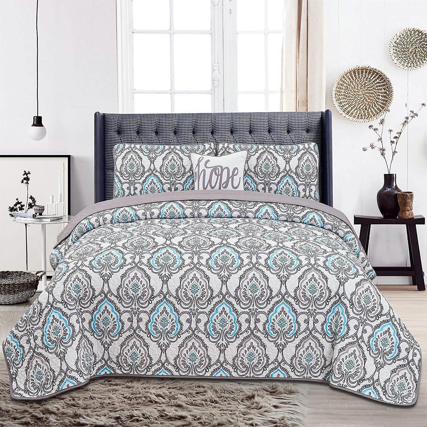 4-Piece: Reversible Quilt Set - Assorted Styles