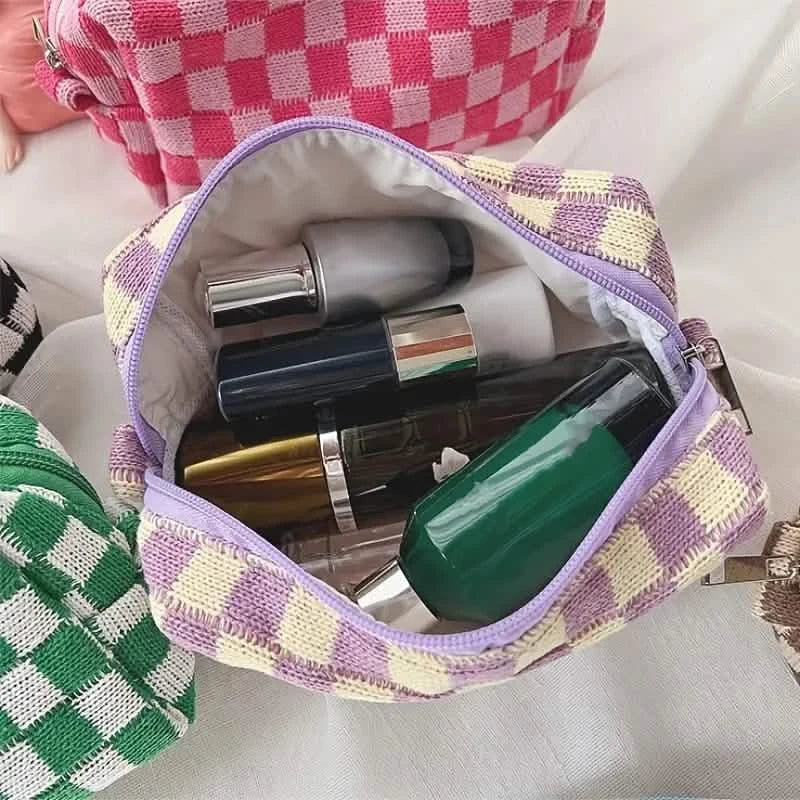 Checkered Pattern Zipper Makeup Bag