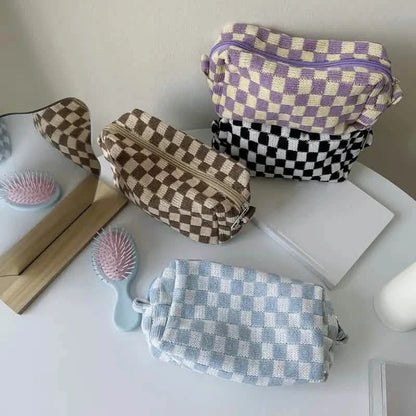 Checkered Pattern Zipper Makeup Bag