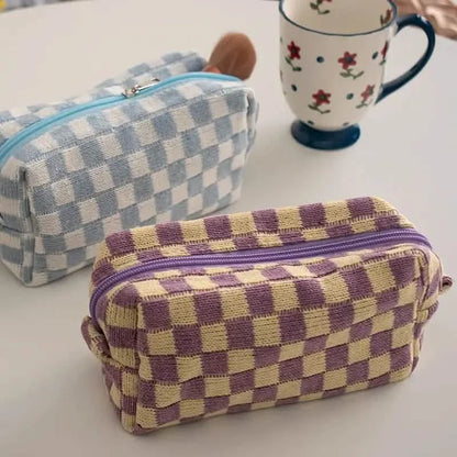 Checkered Pattern Zipper Makeup Bag