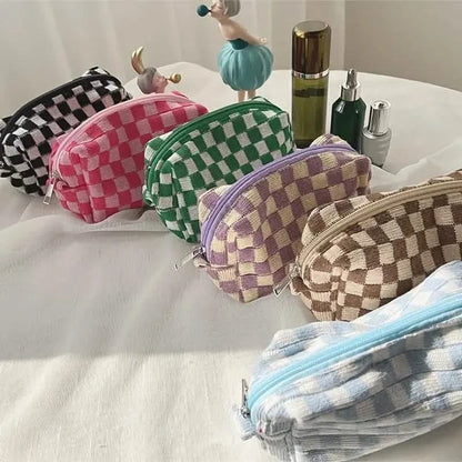 Checkered Pattern Zipper Makeup Bag