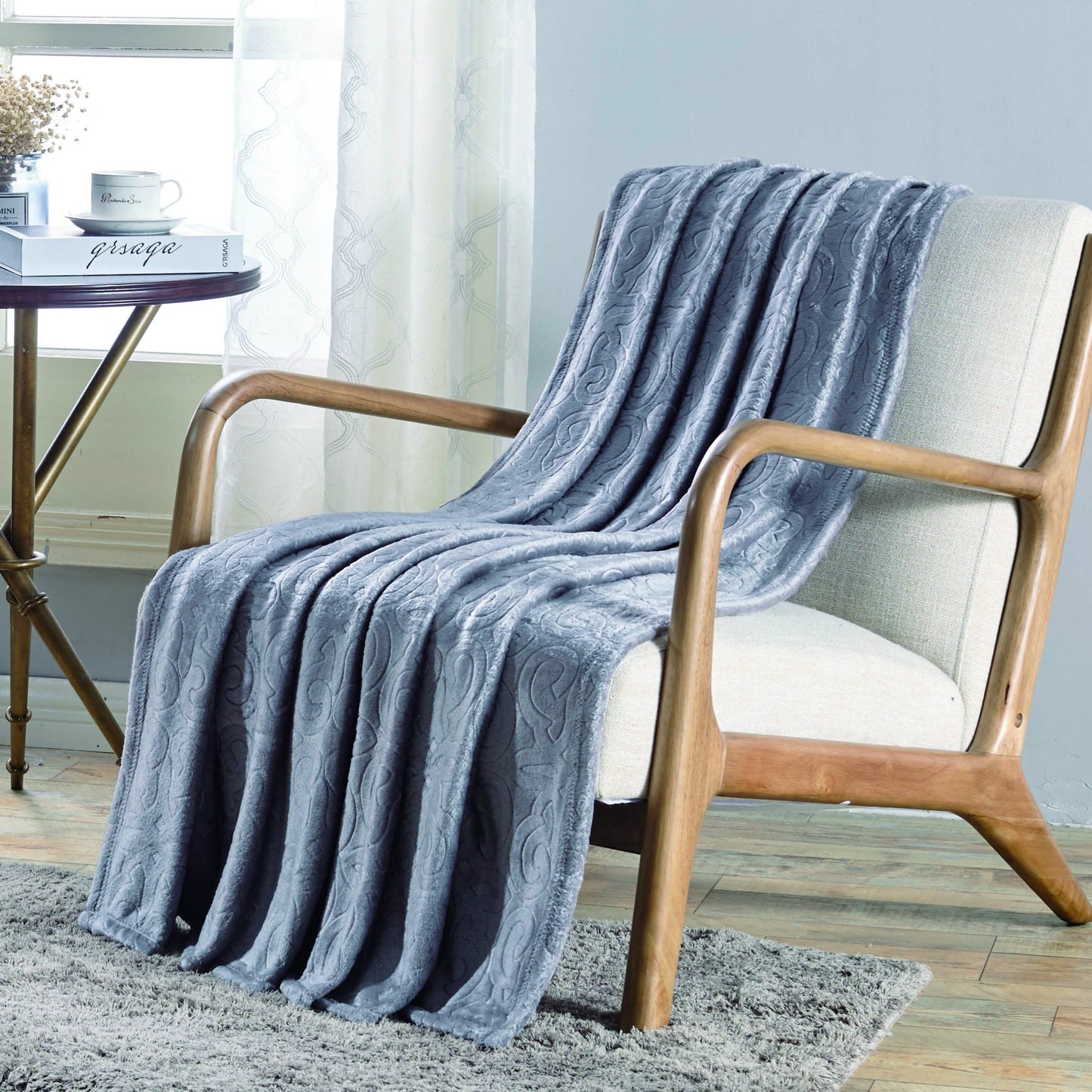 Dama Flannel Fleece Blanket