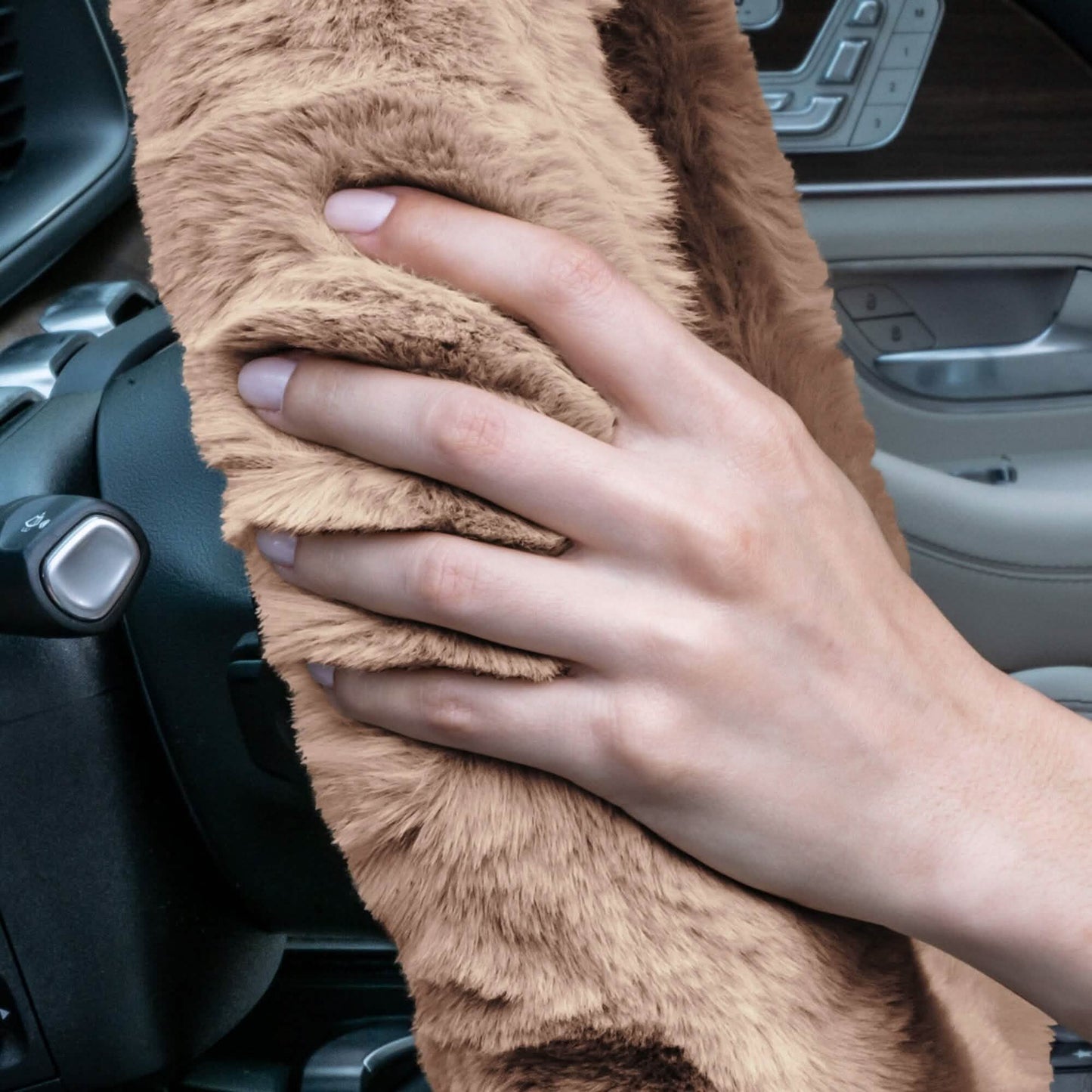 Doe16 Faux Rabbit Fur Steering Wheel Cover