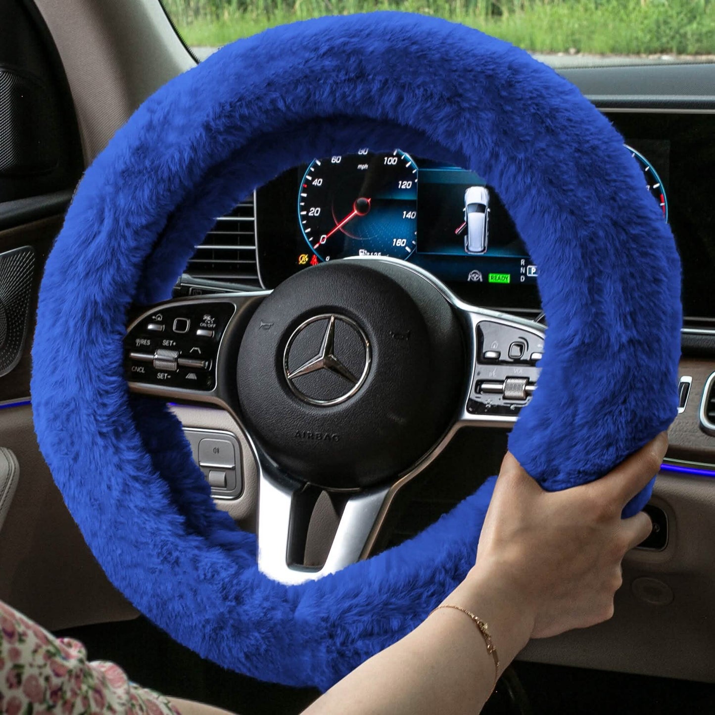 Doe16 Faux Rabbit Fur Steering Wheel Cover