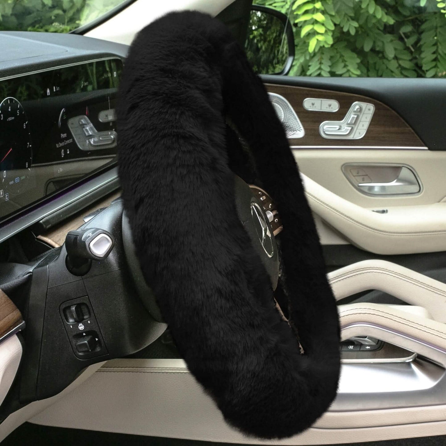 Doe16 Faux Rabbit Fur Steering Wheel Cover