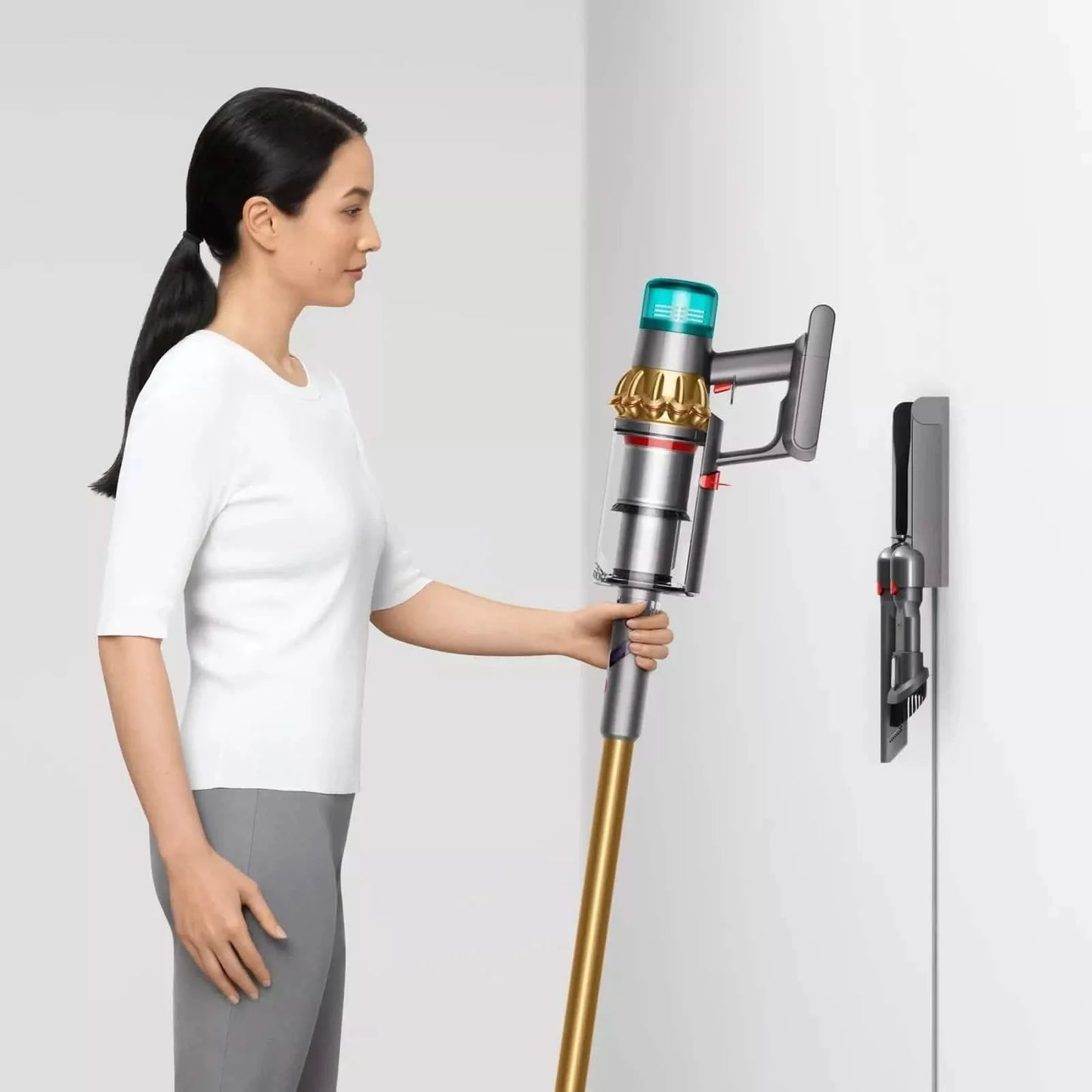Dyson V15 Detect Absolute Stick Vacuum Cleaner HEPA Filtration - Gold (447294-01)
