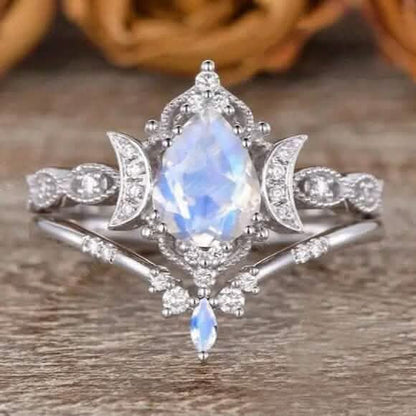Elegant Moon Crown Ring