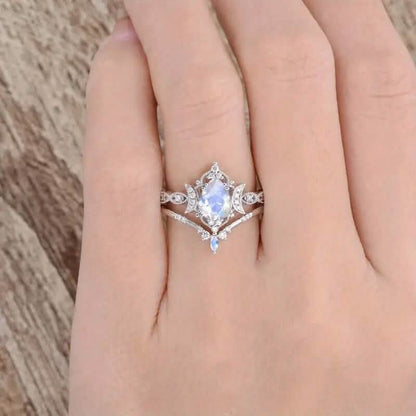 Elegant Moon Crown Ring