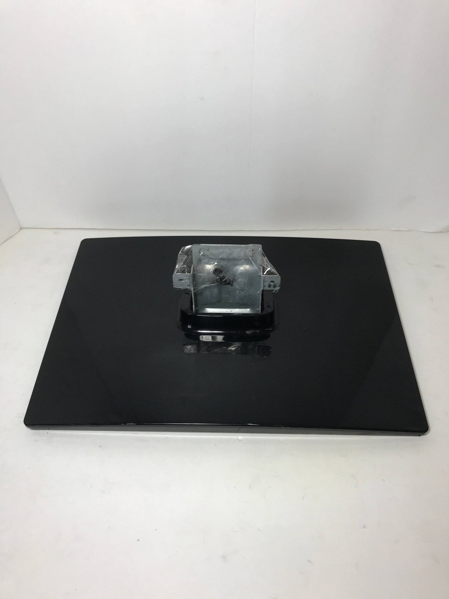 Dynex DX-L32-10A TV Stand/Base