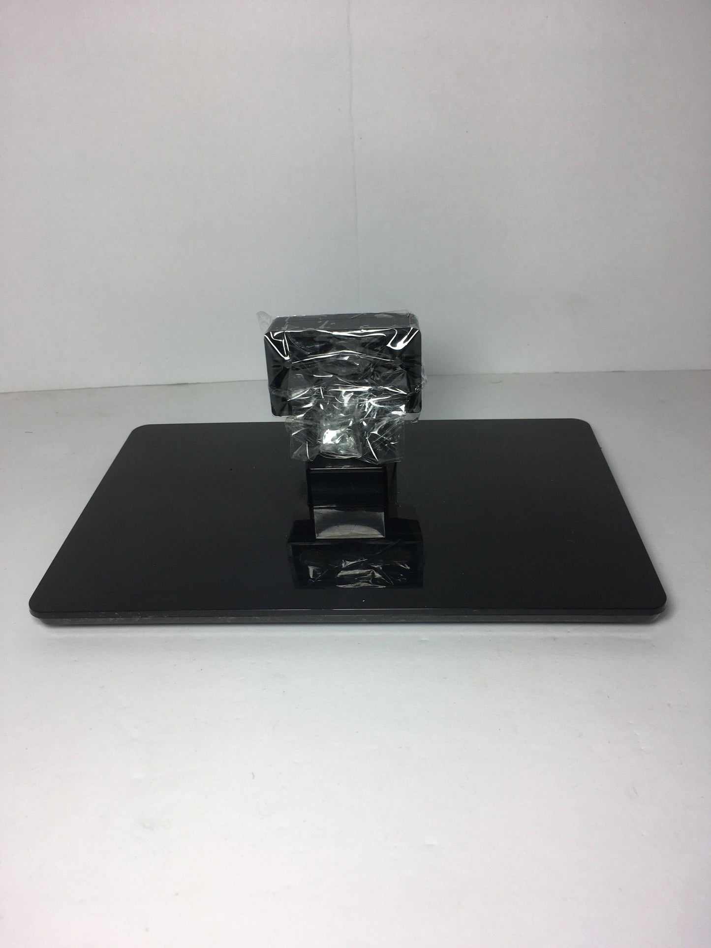 Insignia NS-24ED310NA15 Stand