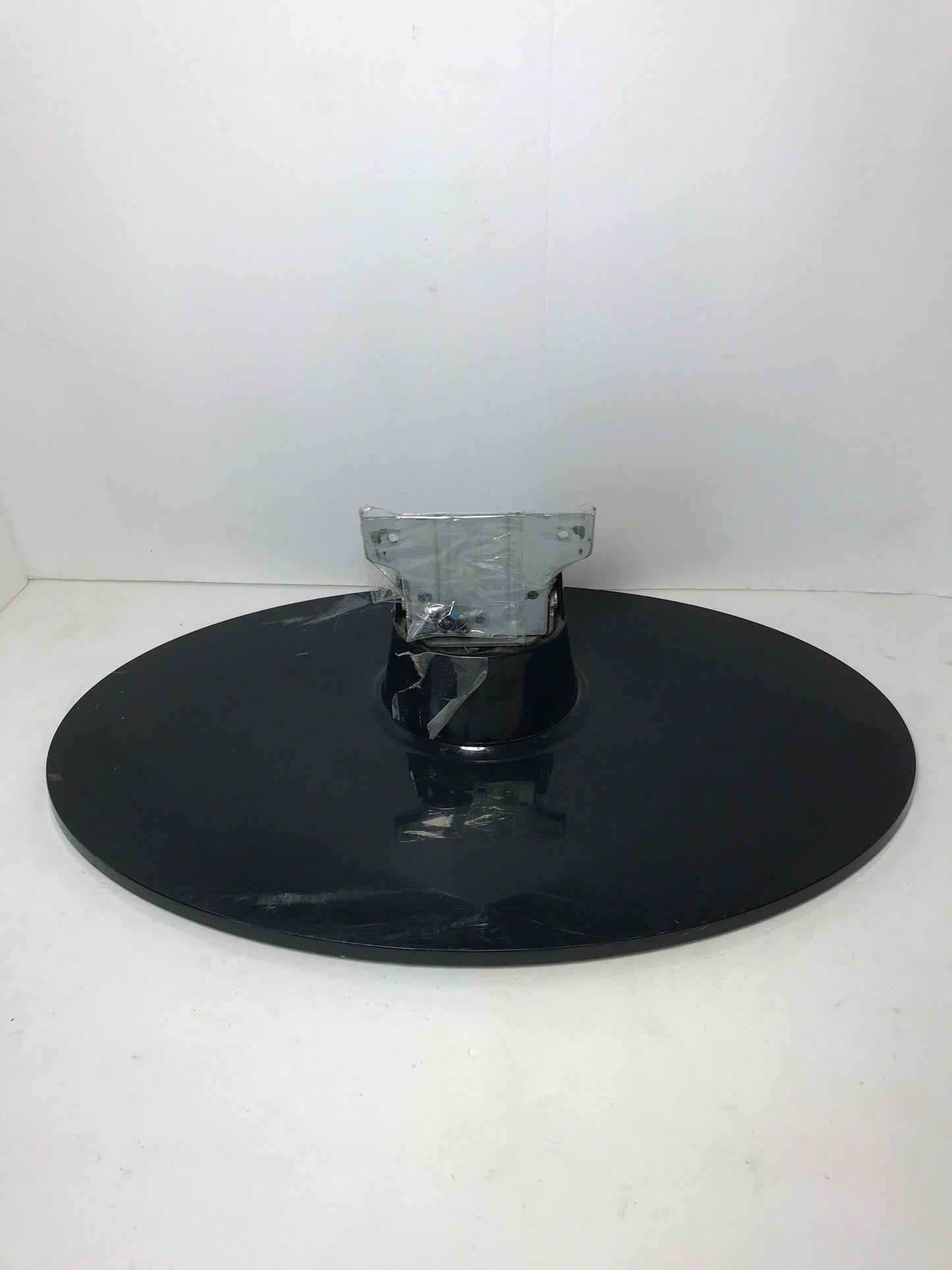 Insignia NS-L26Q-10A TV  Stand/Base