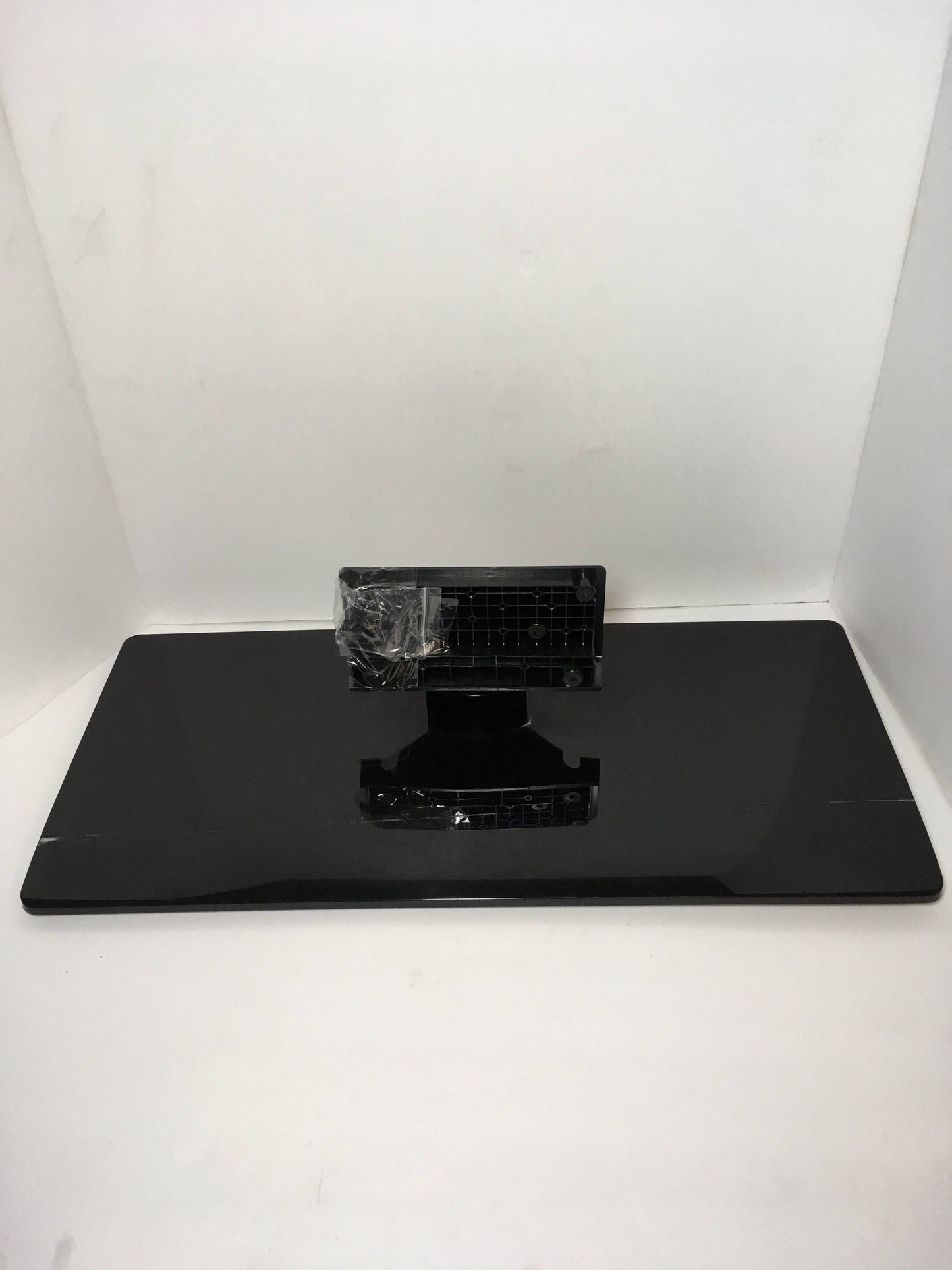 RCA 40LA45RQ TV Stand/Base