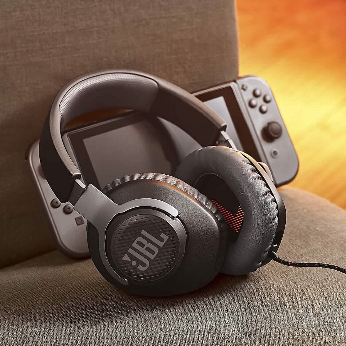 JBL Quantum 100 - Wired Over-Ear Gaming Headphones