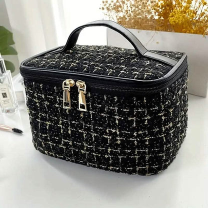 Minimalist Portable Makeup Zipper Handbag