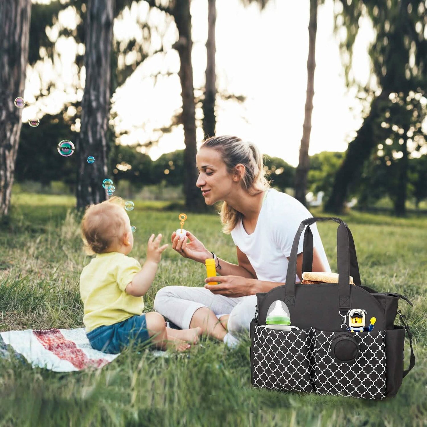 Multifunctional Diaper Changing Tote Bag with Adjustable Messenger Strap