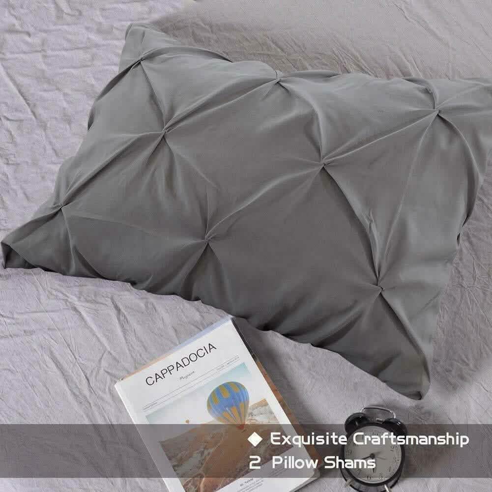 Laura's Lace 3 Piece Pintuck Pinch Pleated Duvet Cover