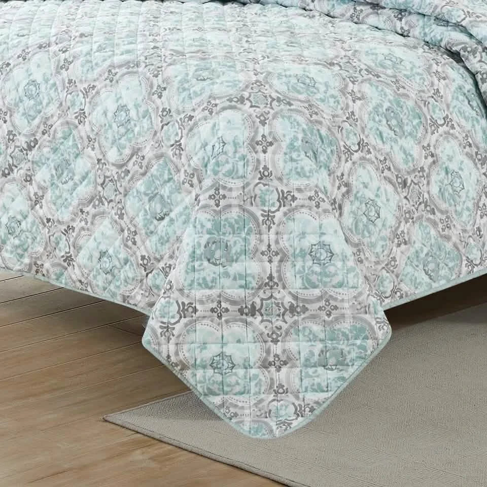 3-Piece Set: Bibb Home Printed Reversible Quilt Set