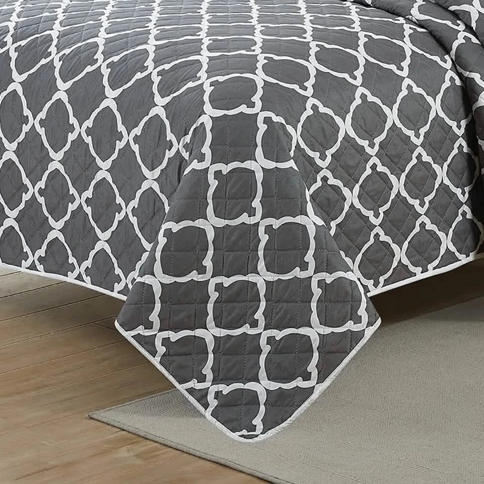 3-Piece Set: Bibb Home Printed Reversible Quilt Set
