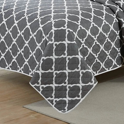 3-Piece Set: Bibb Home Printed Reversible Quilt Set