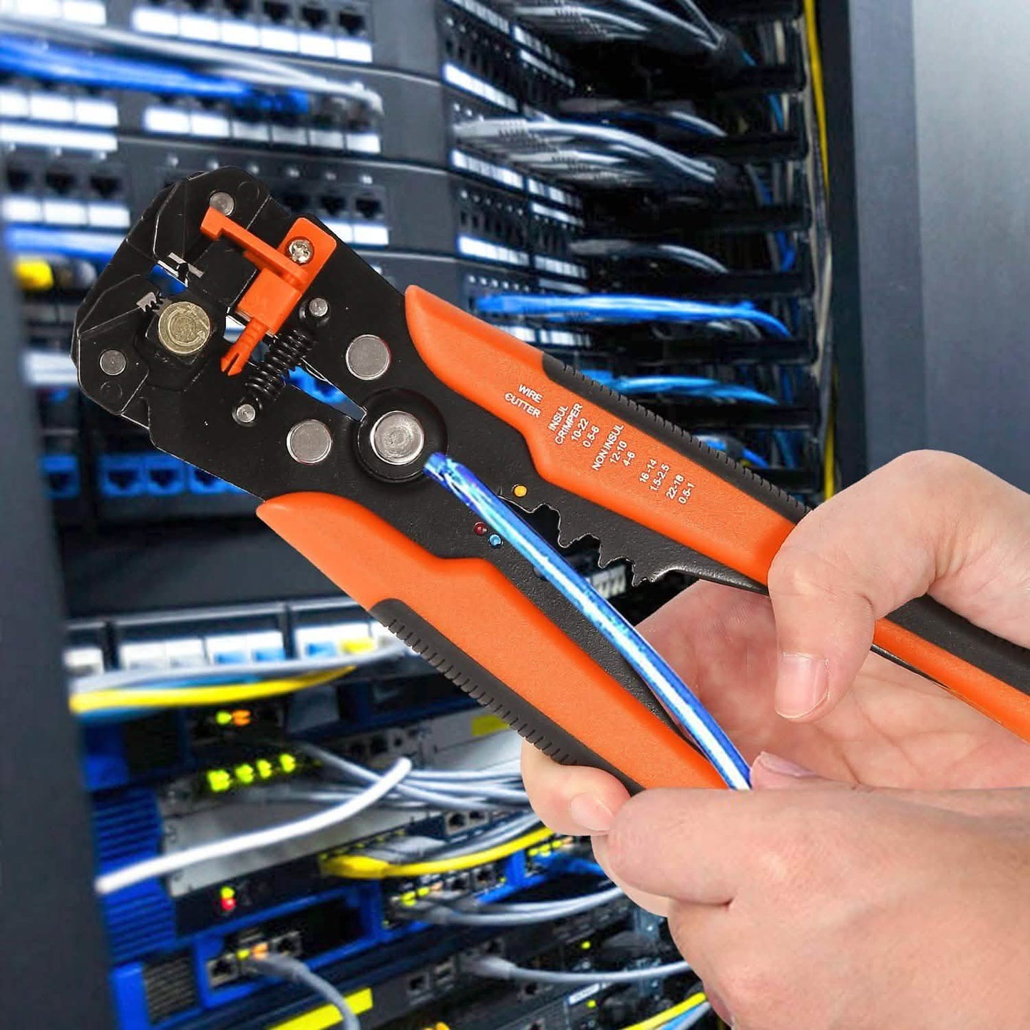 Self-Adjusting Multifunctional Wire Stripper
