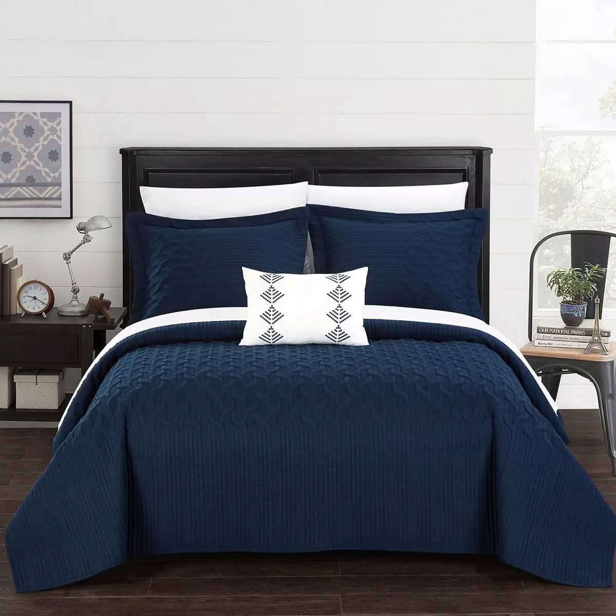 Shaly Quilt Cover Set Interlaced Vine Pattern Quilted Bed