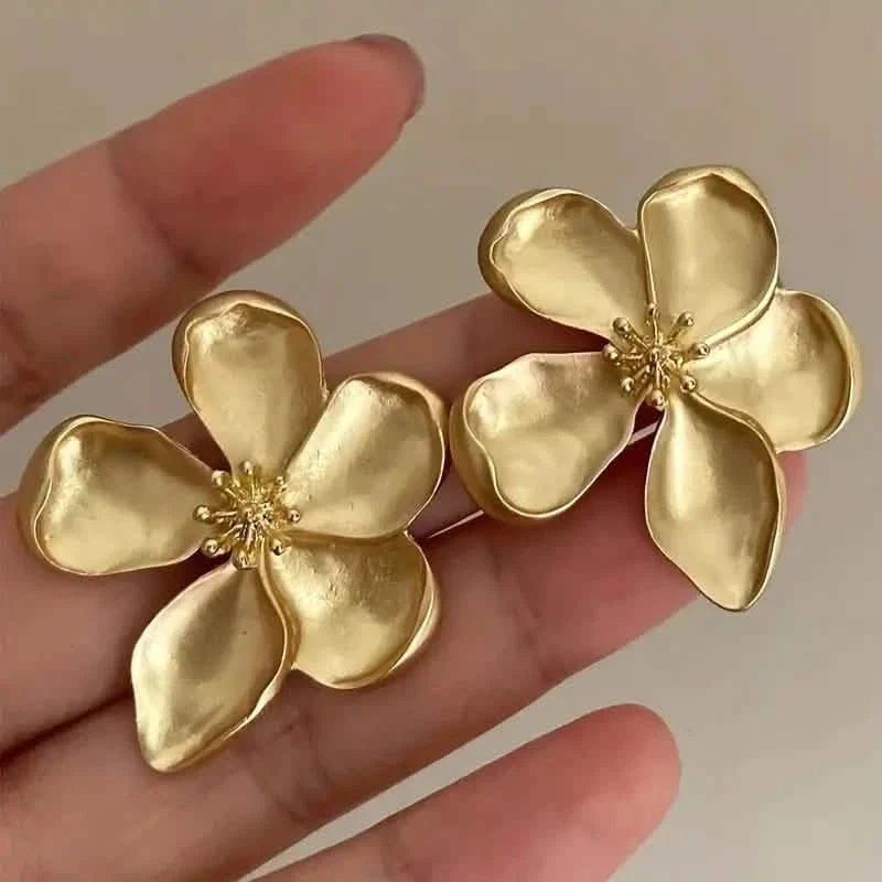 Vintage French-style Golden Flower Earrings